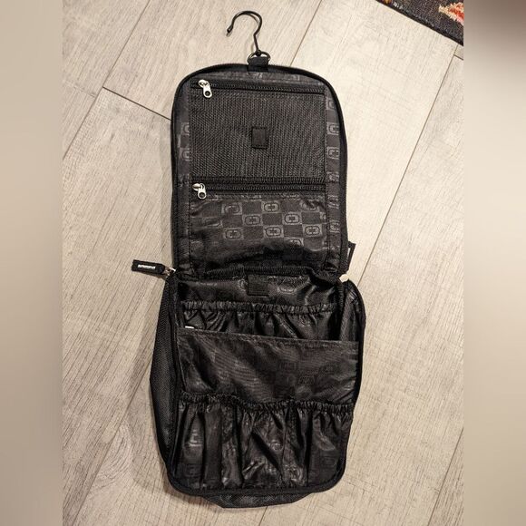 OGIO Doppler Travel Kit Toiletry Bag Black Golf Mobile NWT - Picture 4 of 12